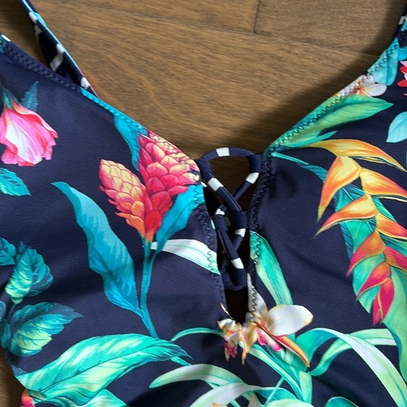 Tommy Bahama Reversible One Piece Lace Up Swimsuit Floral Stripes Size 8 - Picture 5 of 14